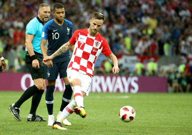 赛季的交锋 赛季的交锋